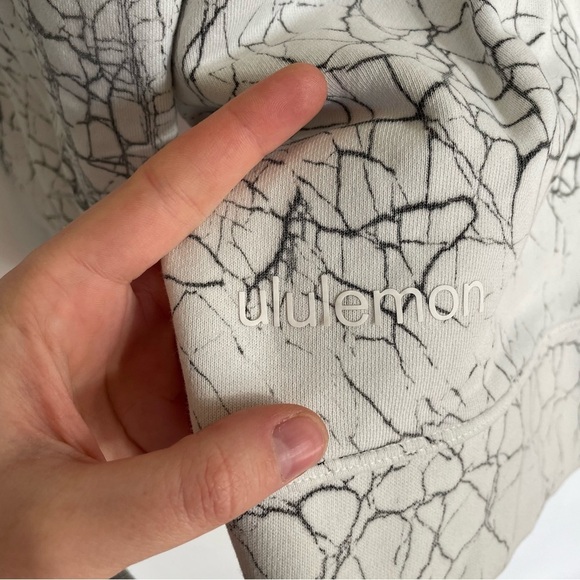 Lululemon Perfectly Oversized Crewneck White Black Crackle Print Womens 8 - Picture 5 of 9